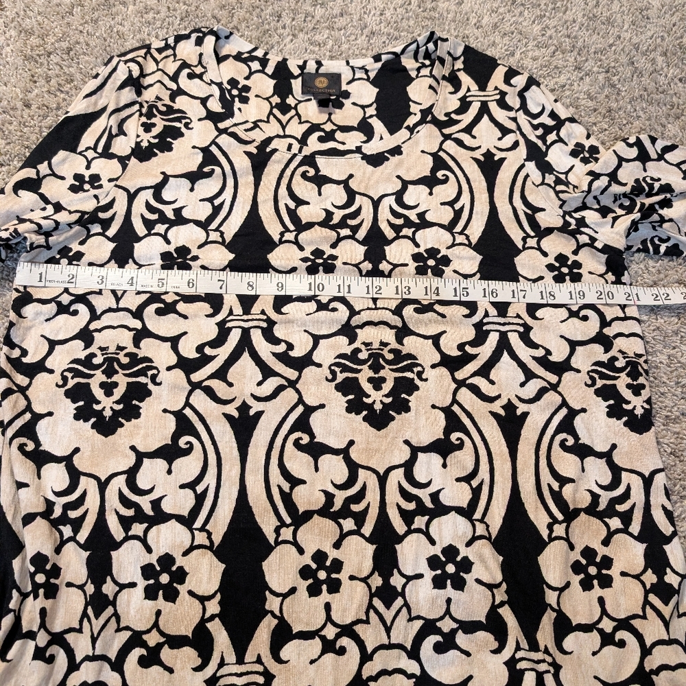 Women's Blouse - Picture 2 of 7